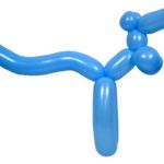 Ein Ballondino beim Kindergeburtstag feiern.