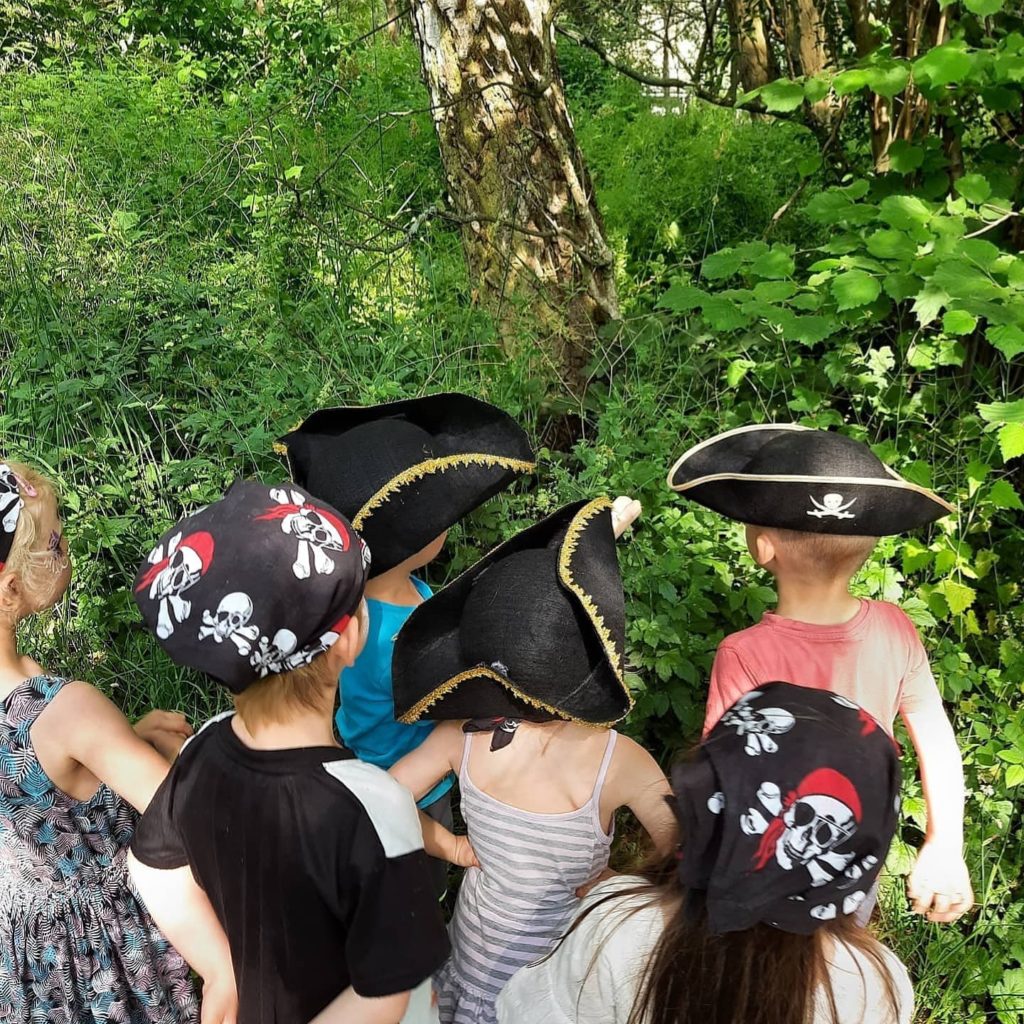 Piraten werden fuendig beim Kindergeburtstag