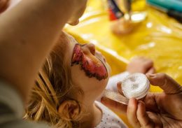 Kinderschminken beim Kindergeburtstag Dresden Cotta.